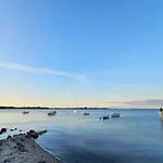 8 Person In Sjolund-by Traum