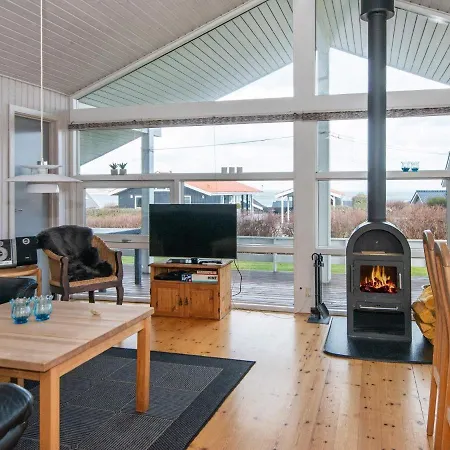 Dom wakacyjny 8 Person In Sjolund-by Traum