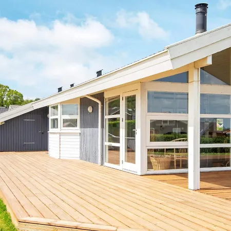 Three-bedroom In Sjolund 4 Hejls