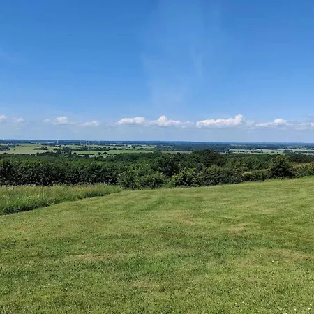 8 Person In Sjolund-by Traum