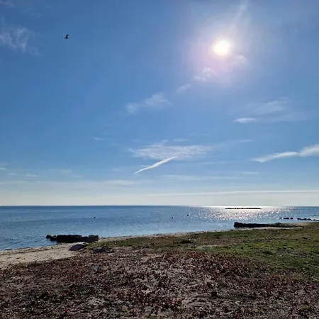 8 Person In Sjolund-by Traum *