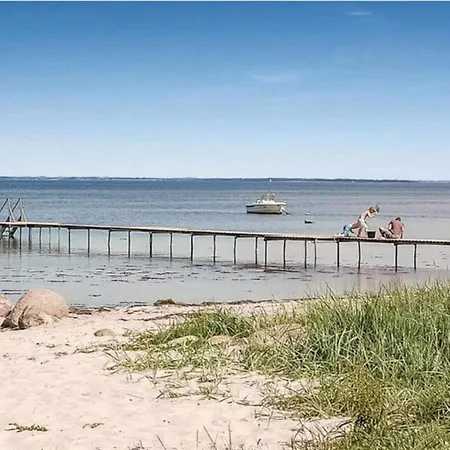 Dom wakacyjny 8 Person In Sjolund-by Traum