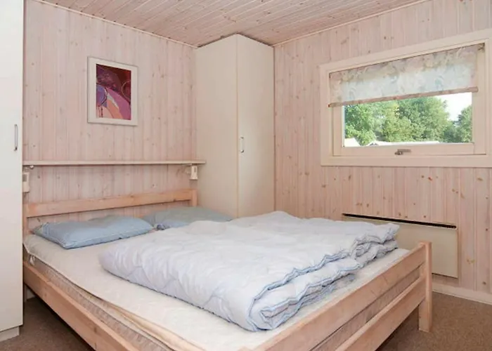 8 Person In Sjolund-by Traum Hejls