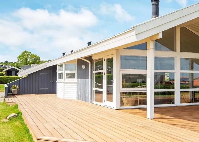 8 Person In Sjolund-by Traum Hejls