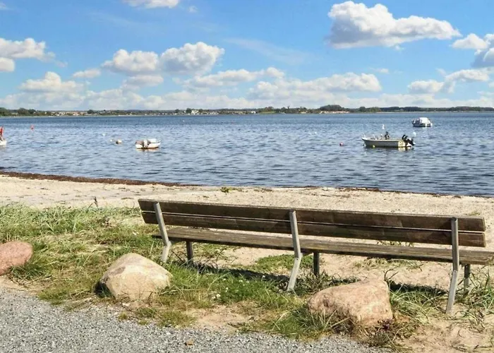 8 Person In Sjolund-by Traum *